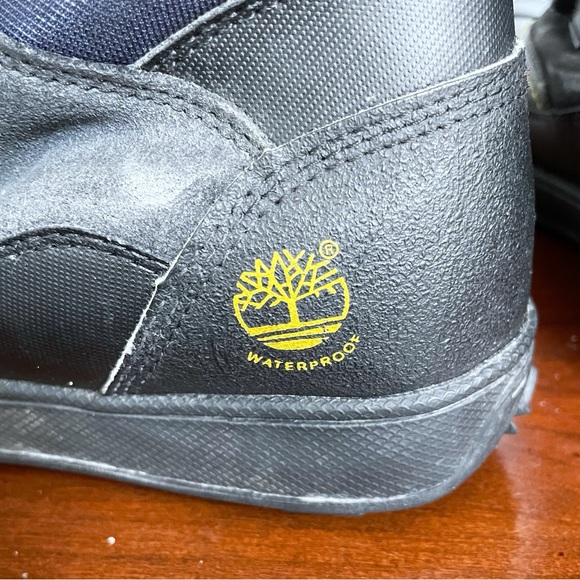 Timberland Kids Waterproof Winter Boots Black/Yellow Size 6 Snow Hiking - Picture 4 of 6